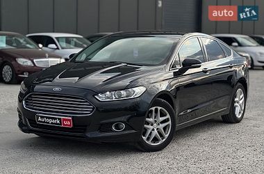Седан Ford Fusion 2014 в Львові