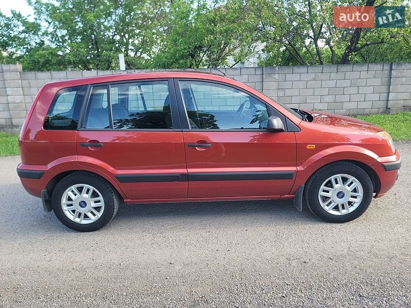 Хэтчбек Ford Fusion 2008 в Каменском