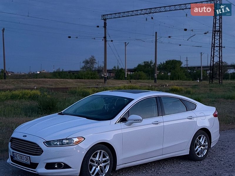 Седан Ford Fusion 2013 в Павлограді
