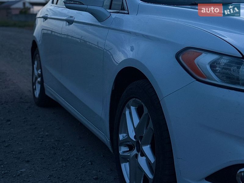 Седан Ford Fusion 2013 в Павлограді