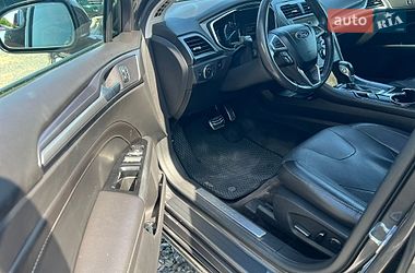 Седан Ford Fusion 2015 в Умани