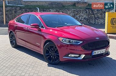 Седан Ford Fusion 2018 в Рівному