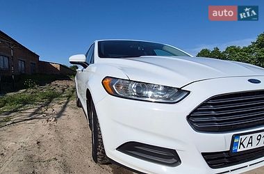 Седан Ford Fusion 2015 в Ромнах