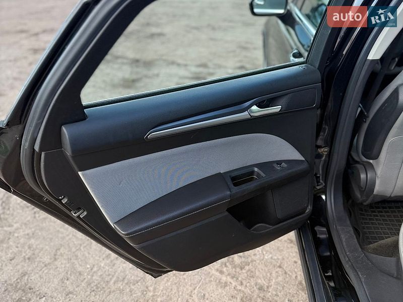 Седан Ford Fusion 2013 в Лубнах