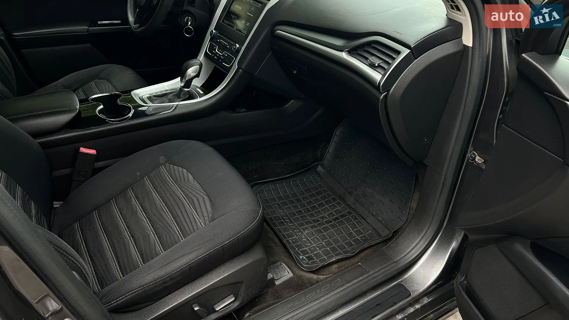 2016 Ford Fusion - мініатюра 31