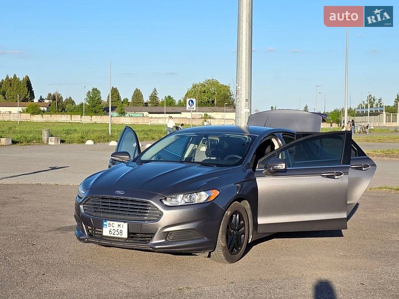 Седан Ford Fusion 2014 в Львові