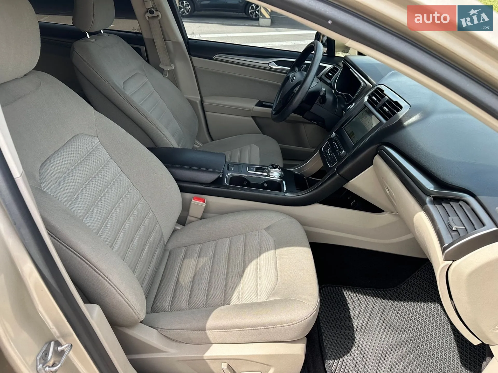 2016 Ford Fusion - мініатюра 28