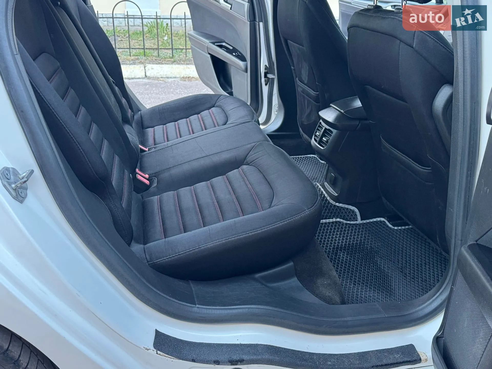 2013 Ford Fusion - мініатюра 33