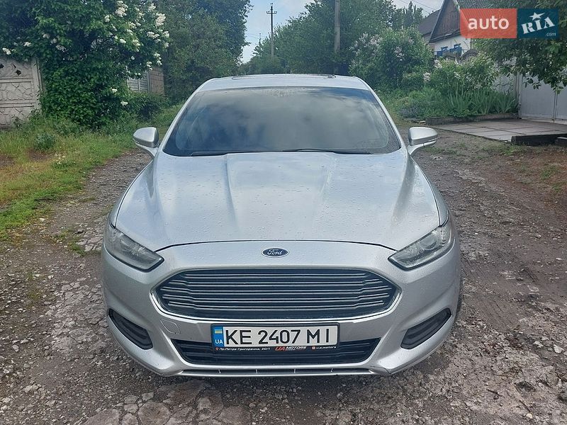 Седан Ford Fusion 2013 в Кам'янському