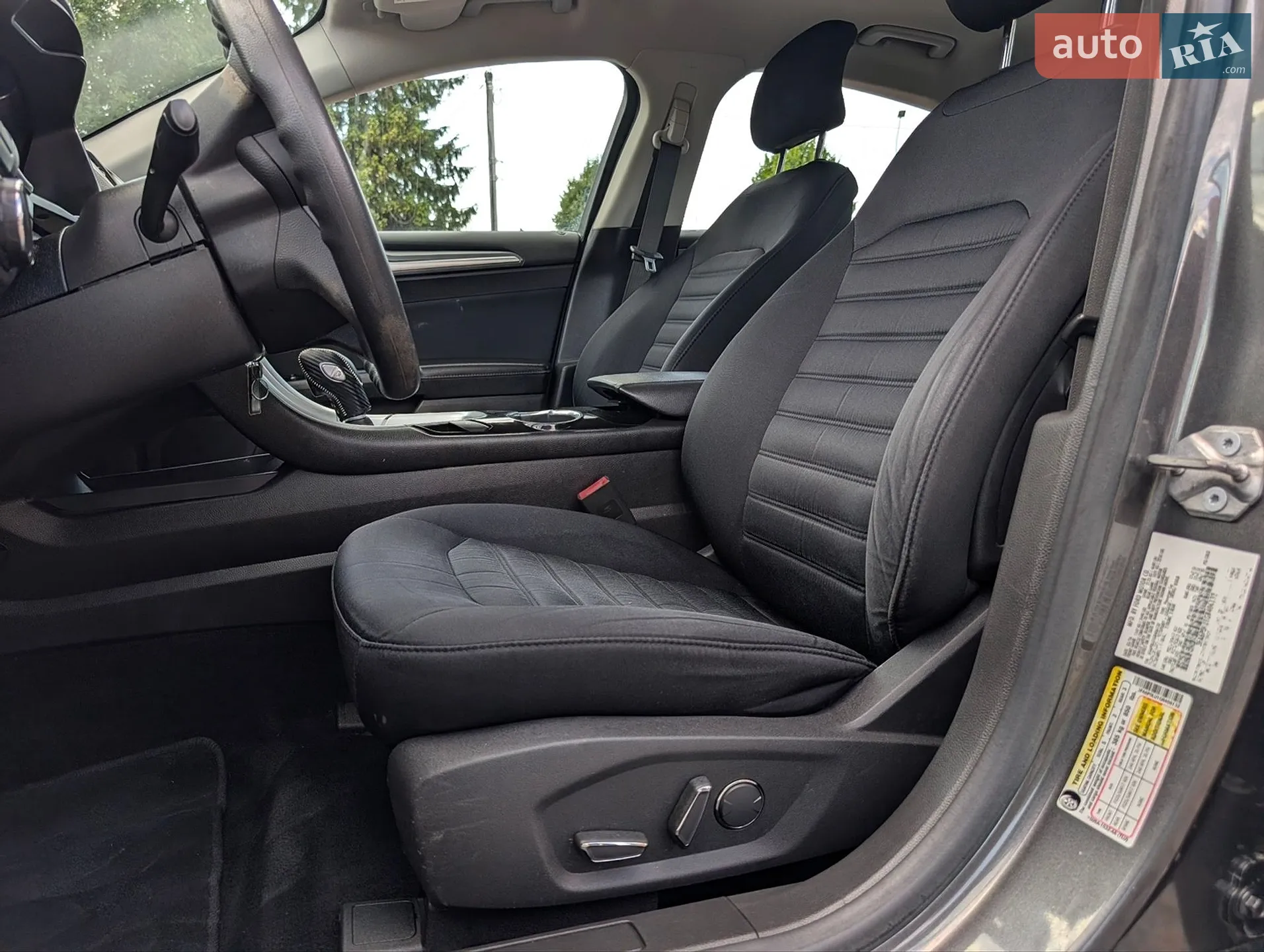 2016 Ford Fusion - мініатюра 32