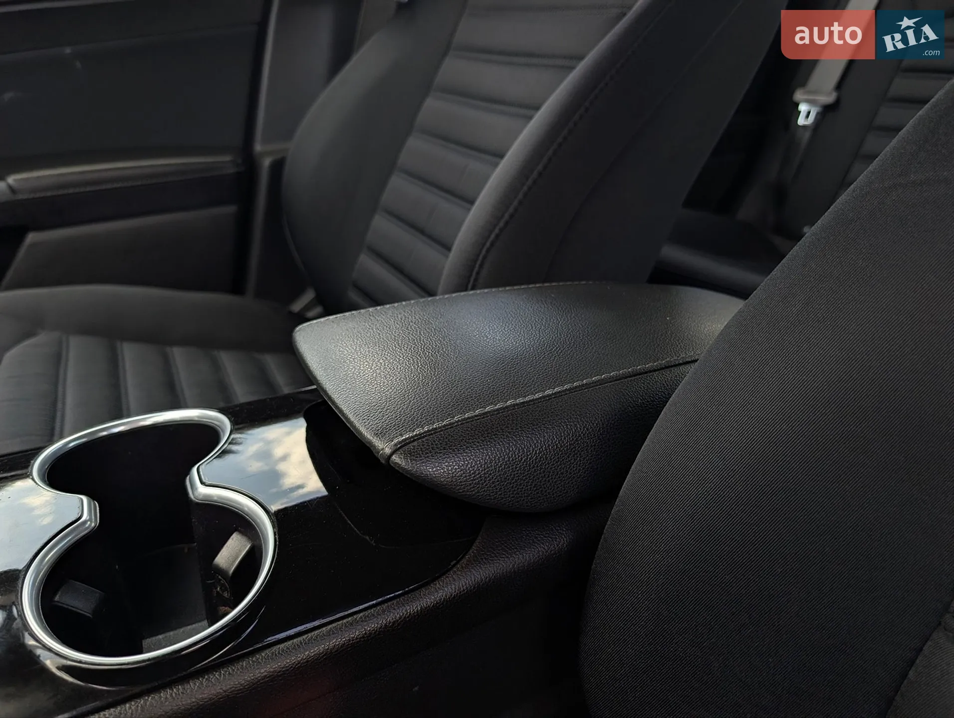 2016 Ford Fusion - мініатюра 34