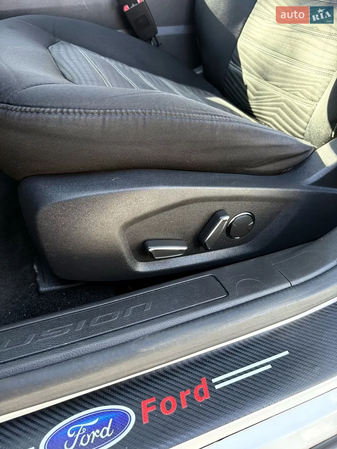 2015 Ford Fusion - мініатюра 23