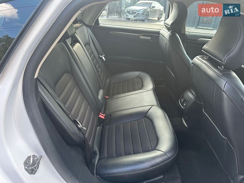Седан Ford Fusion 2017 в Львове