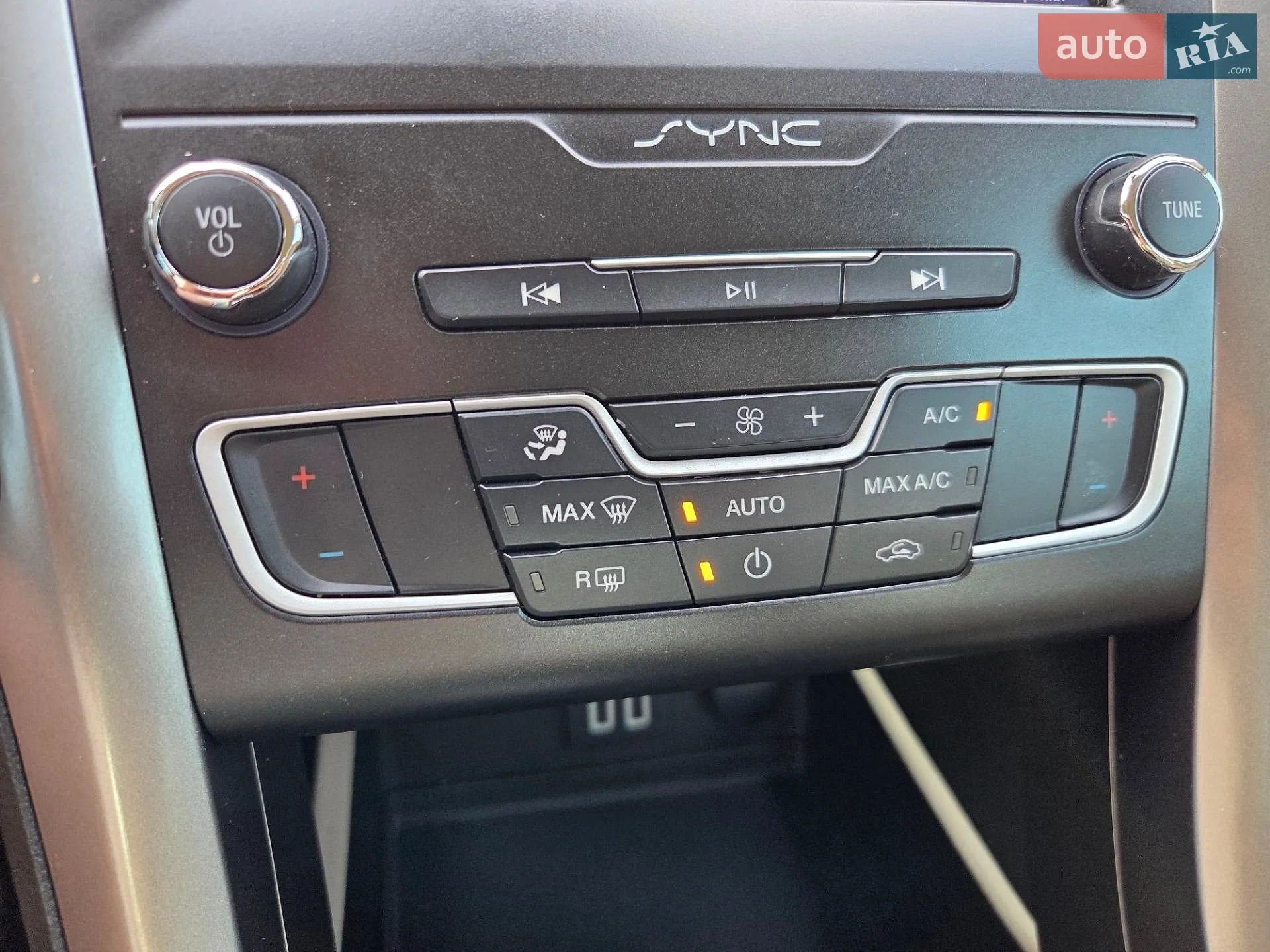 2019 Ford Fusion - мініатюра 26
