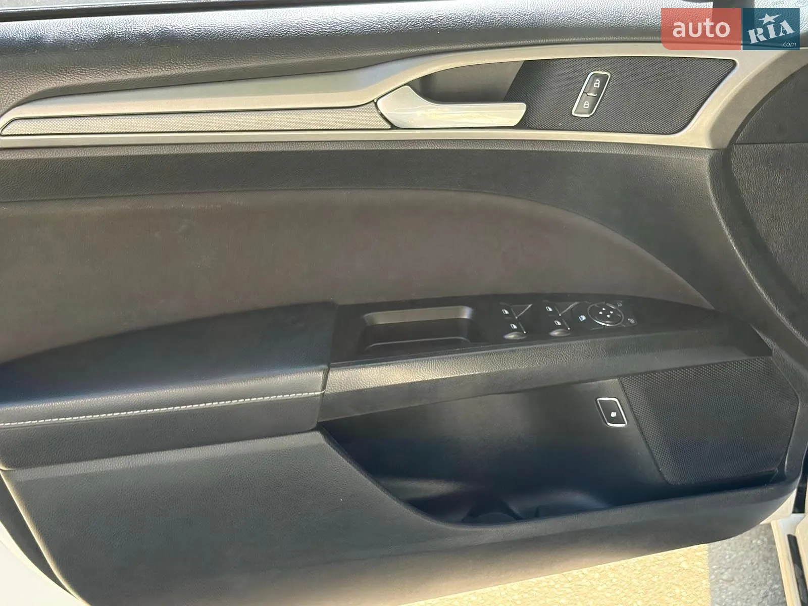 2017 Ford Fusion - мініатюра 16