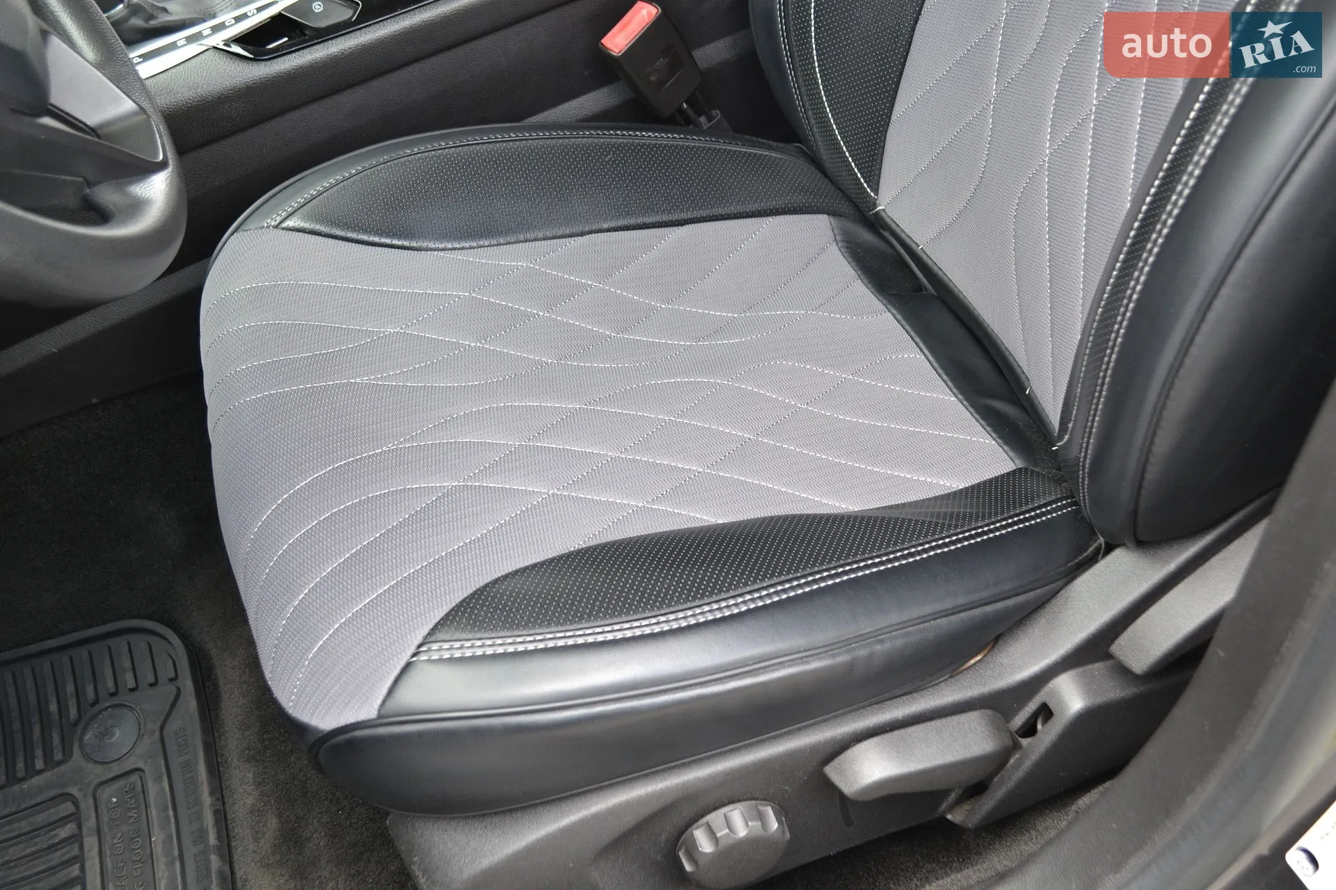 2015 Ford Fusion - мініатюра 31