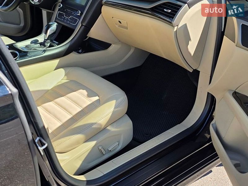 Седан Ford Fusion 2015 в Одесі