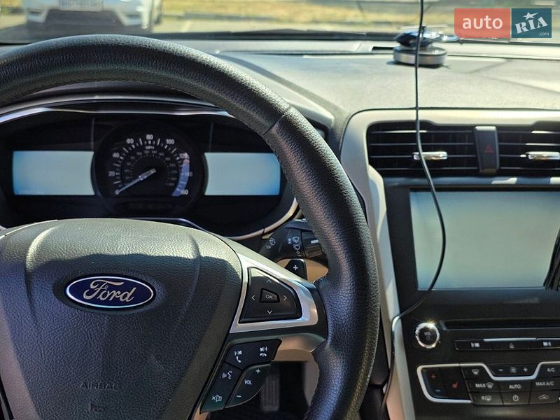 Седан Ford Fusion 2015 в Одесі