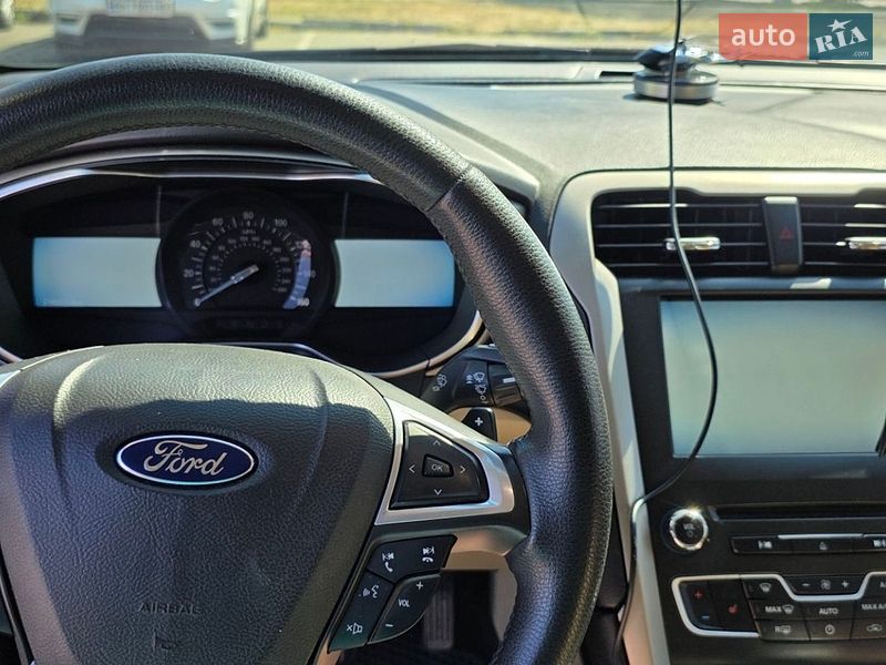 Седан Ford Fusion 2015 в Одесі