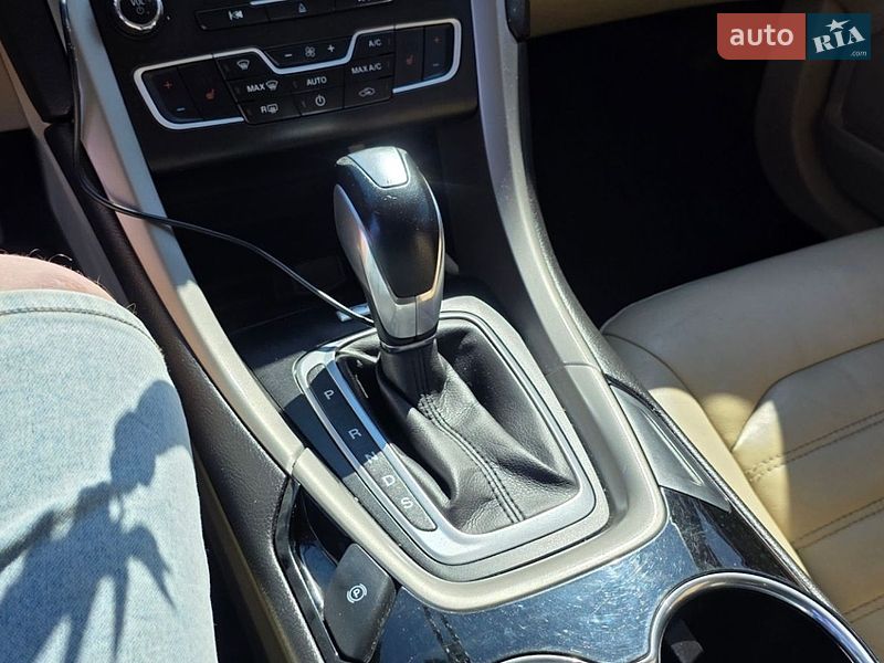 Седан Ford Fusion 2015 в Одесі