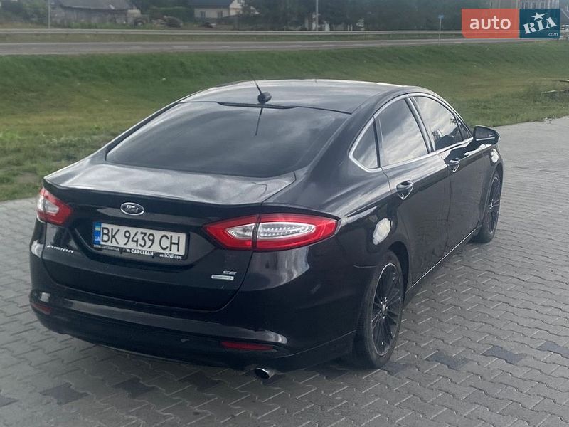 Седан Ford Fusion 2016 в Бродах