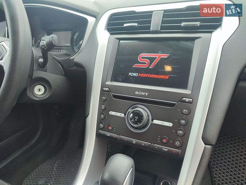 Седан Ford Fusion 2013 в Ровно