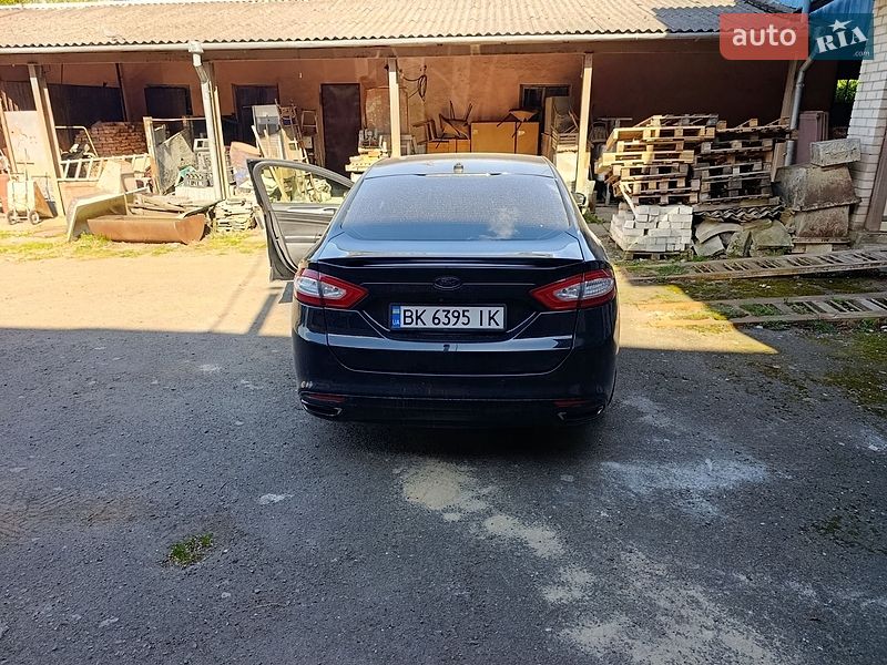 Седан Ford Fusion 2015 в Рівному