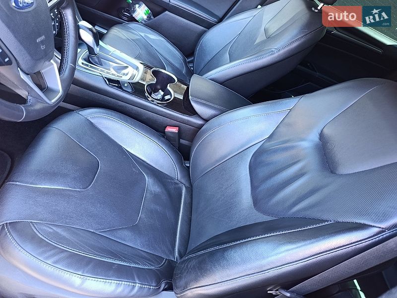 Седан Ford Fusion 2015 в Ровно