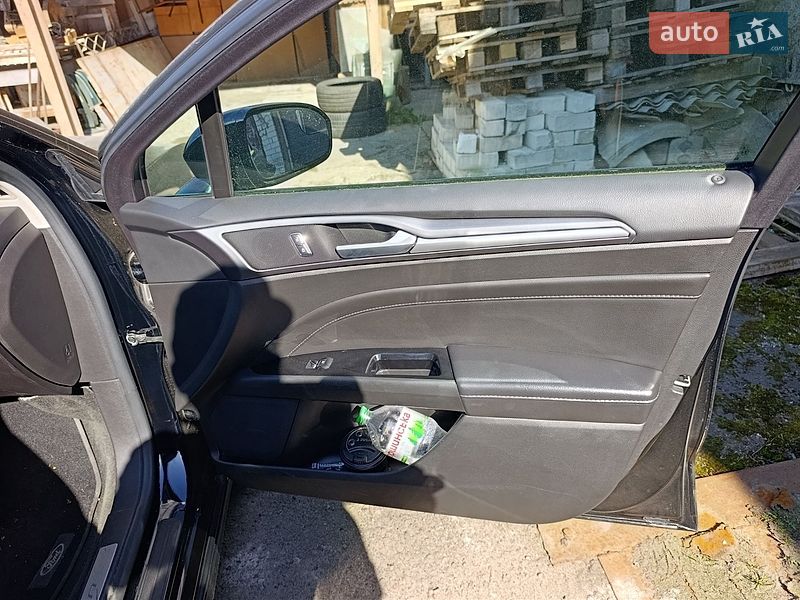 Седан Ford Fusion 2015 в Ровно