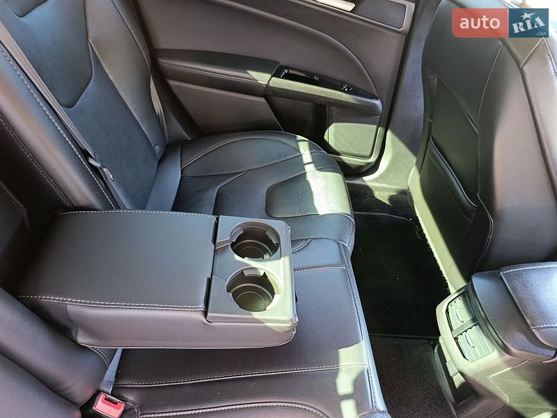 Седан Ford Fusion 2015 в Ровно