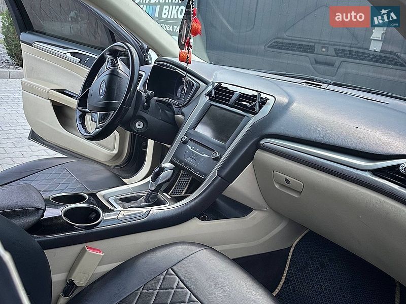 Седан Ford Fusion 2012 в Буську