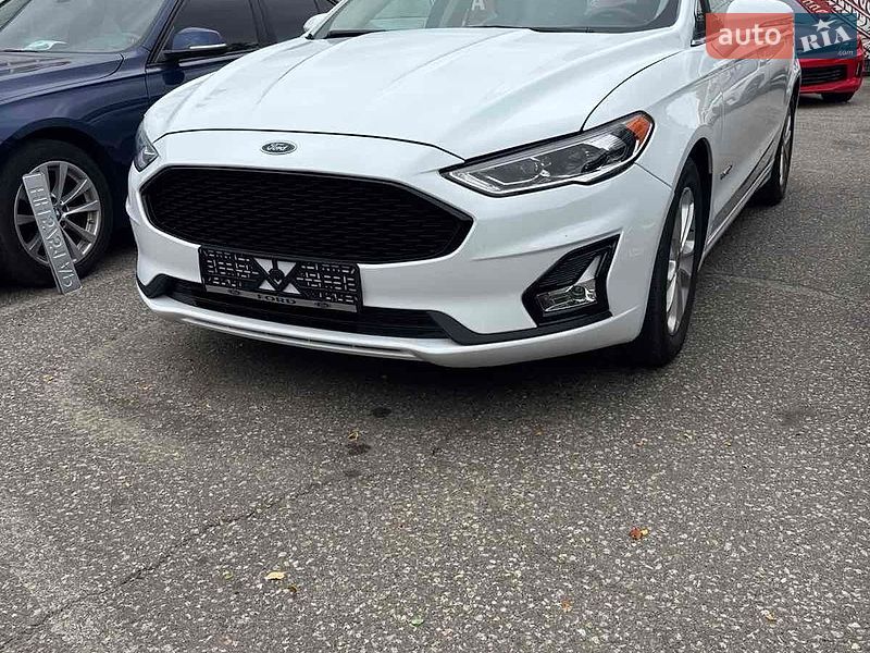 Седан Ford Fusion 2019 в Измаиле