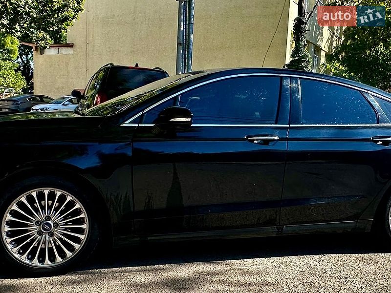 Седан Ford Fusion 2013 в Ужгороді
