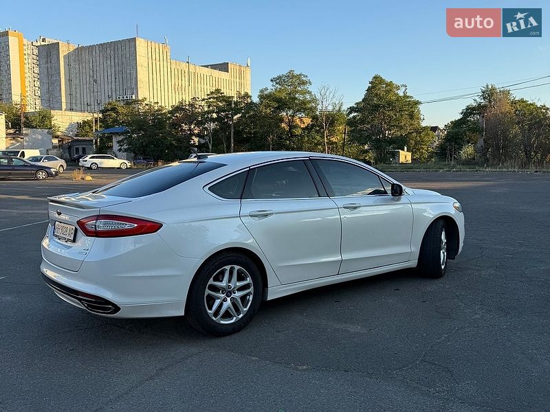 Седан Ford Fusion 2013 в Одесі