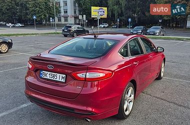 Седан Ford Fusion 2015 в Рівному