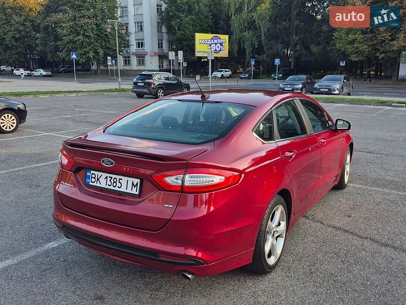 Седан Ford Fusion 2015 в Рівному