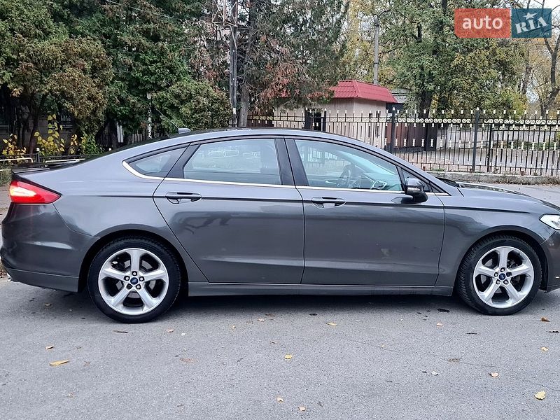 Седан Ford Fusion 2015 в Чернигове