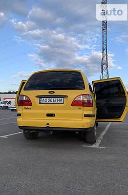 Минивэн Ford Galaxy 2005 в 