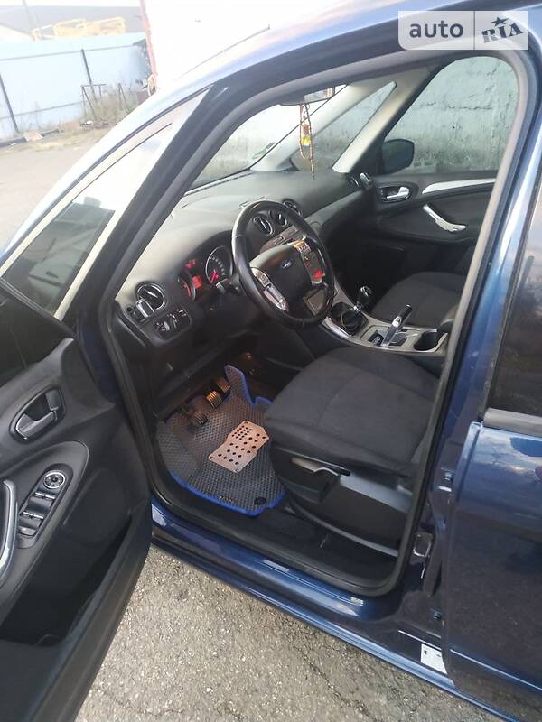 Минивэн Ford Galaxy 2008 в Новояворовске