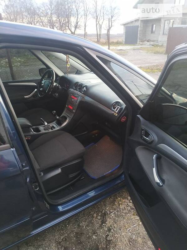 Минивэн Ford Galaxy 2008 в Новояворовске