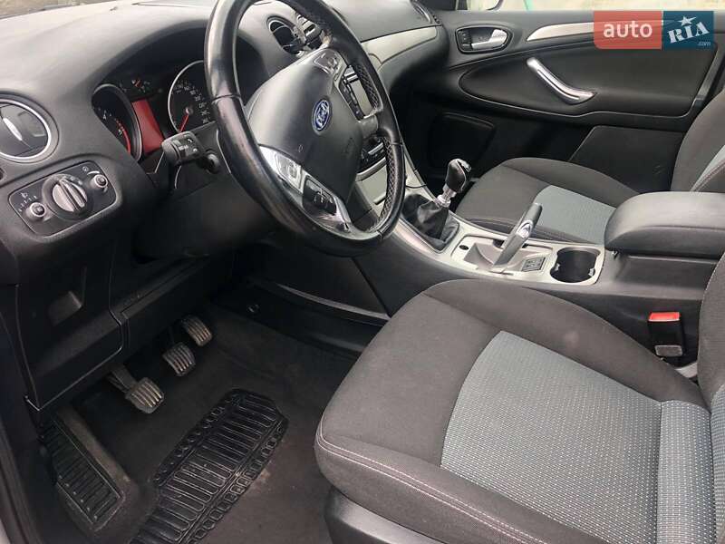 Минивэн Ford Galaxy 2011 в Нововолынске