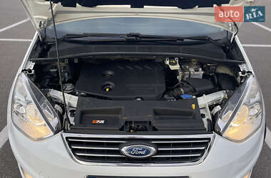 Минивэн Ford Galaxy 2011 в 