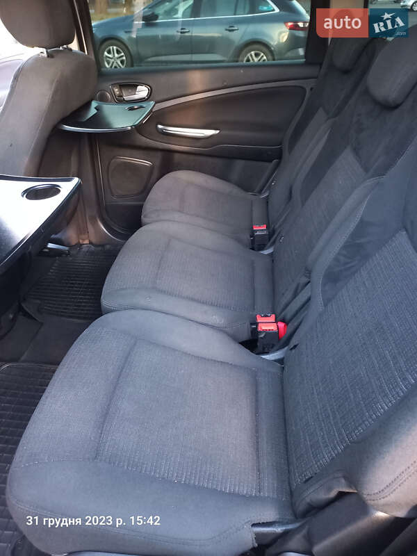 Мінівен Ford Galaxy 2010 в Чернівцях