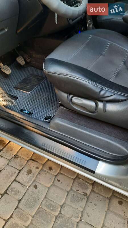 Ford Galaxy 2004
