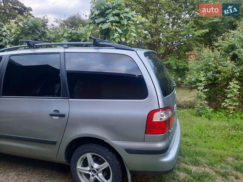 Мінівен Ford Galaxy 2004 в Ужгороді