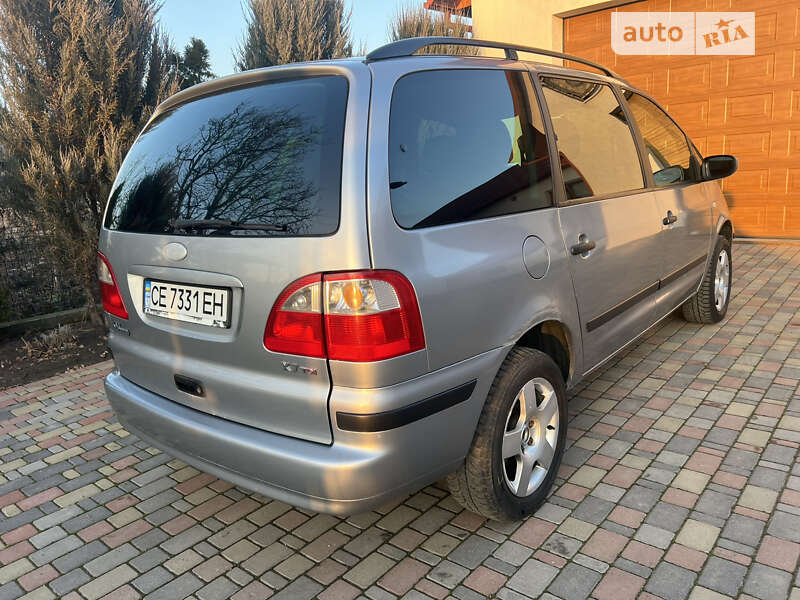 Минивэн Ford Galaxy 2004 в Новоселице