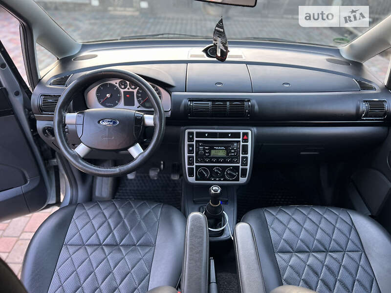 Минивэн Ford Galaxy 2004 в Новоселице
