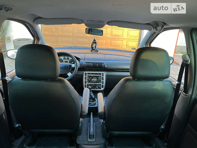 Минивэн Ford Galaxy 2004 в Новоселице