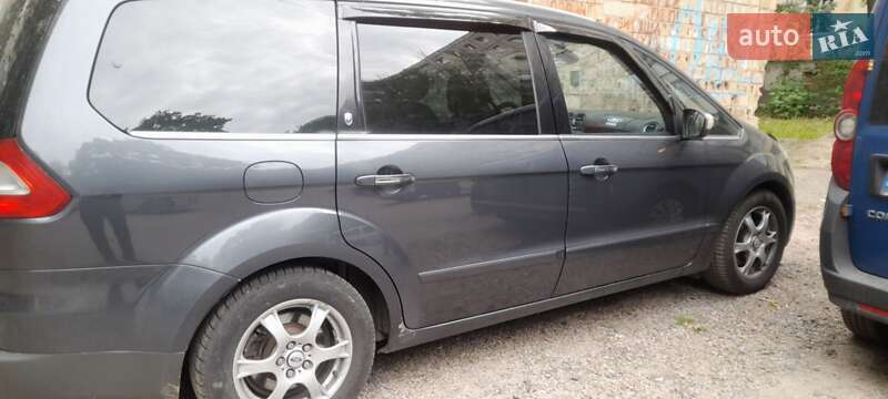 Минивэн Ford Galaxy 2010 в Киеве