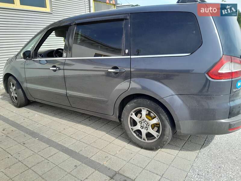 Минивэн Ford Galaxy 2010 в Киеве